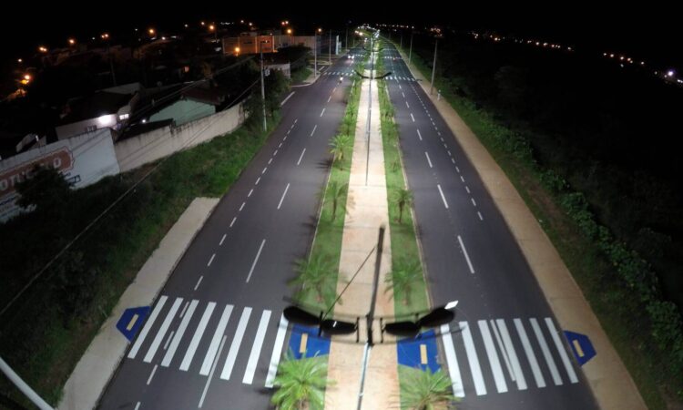 Iluminação Avenida Horacio dos Santos